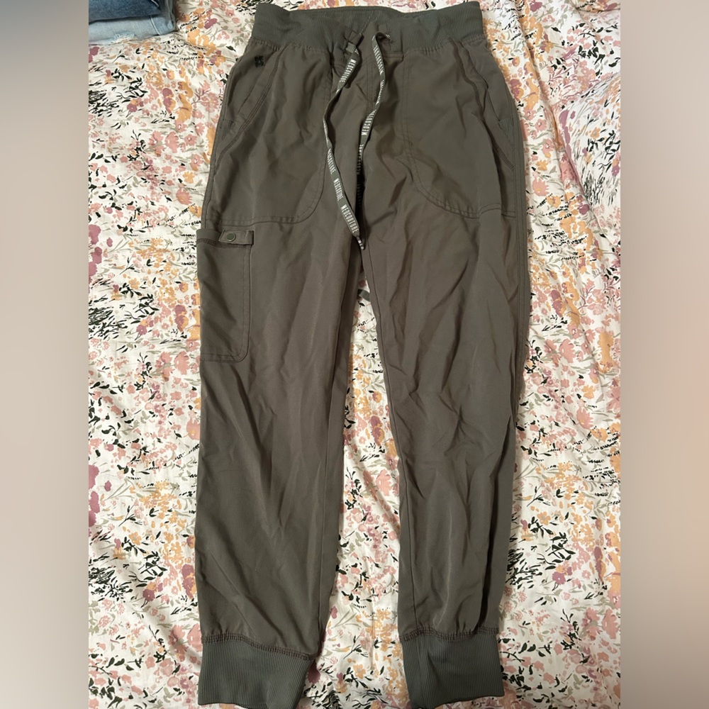 Med Couture Women’s Olive Scrub Pants